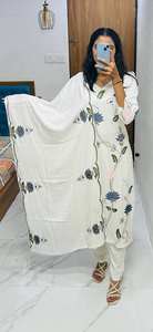 Ensemble Kurta ethnique d'été pour femmes Tissu confortable avec motif brodé de lotus pour les fêtes kurta - Product Image 6