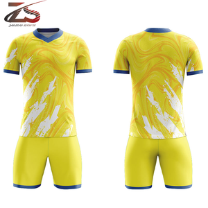 Ropa de fútbol transpirable sublimada personalizada, nuevos uniformes de entrenamiento hechos en Pakistán - Product Image 6