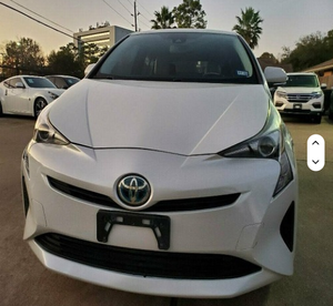 Toyota Prius Four FWD 2017 d'occasion, conduite à gauche/droite - Product Image 1