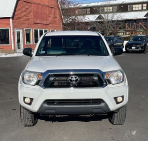 5TFUU4EN9FX131882 Camioneta Mediana 2015, Cabina Accesible, V6, 4x4, Automática - Product Image 1