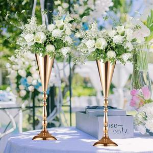 แจกันทรงแก้วไวน์เก๋ไก๋เหมาะสำหรับการตกแต่งภายในแบบร่วมสมัยและการออกแบบโต๊ะที่ซับซ้อนทำด้วยมือจากอินเดีย - Product Image 5