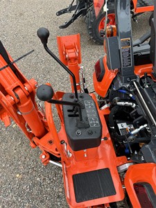Para Kubota BX23S 4x4 Rueda Tractor Cargador Retroexcavadora 30HP Refrigerado por líquido 3 Cilindros Motor diésel 30FP Potencia nominal Granja usada - Product Image 6