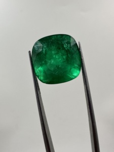 Natural Zambian <b>Cushion</b> Cut 8.87 Carats <b>for</b> Jewelry Use AAA Vivid Green Color Premium Grade Superior Quality Untreated - Product Image 3