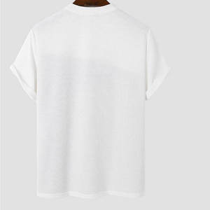 Camisetas Ligeras y Duraderas para Hombre 2026 - Personalizadas con Estampado, Cuello en V, Corte Regular, con Ribete en Contraste, de Poliéster/Algodón - Product Image 2