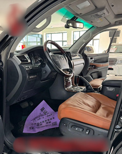 SUV 570 Modelo 2023 Usado en Excelentes Condiciones, Turbo Automático, Asientos de Cuero, Techo Panorámico, Cámara Trasera 360, Faros de Xenón, Bajo Kilometraje - Product Image 2