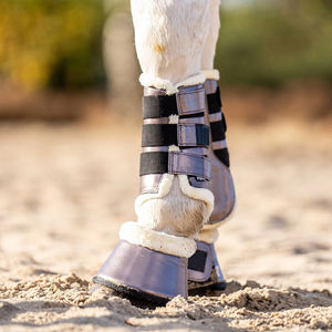 Produits équestres : Ensemble de tapis de selle en mousse satinée de haute qualité pour dressage, respirant, avec bonnet d'oreille en crochet à paillettes, et bandages de polo pour chevaux - Product Image 3