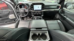 ฟอร์ด เอฟ-150 แร็ปเตอร์ ซูเปอร์ครูว์ ปี 2023 กระบะ 5.5 ฟุต ขับเคลื่อน 4 ล้อ เครื่องยนต์ 6.1-8 ลิตร เกียร์อัตโนมัติ แรงบิด 200-300 นิวตันเมตร - Product Image 6