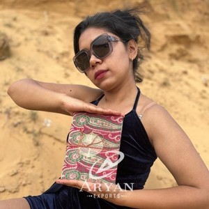 ใหม่ทำด้วยมือจริง Banarasi Sari ผ้าปลอดภัยด้ายปิดวารสารวินเทจสีสันสดใสปก unlined รีไซเคิลแผ่นไดอารี่ - Product Image 1