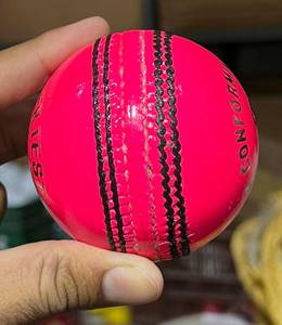 Ballon de cricket promotionnel JAWAS SPORTS de haute qualité, 156 g, rose, pour adultes, fabriqué en cuir de qualité supérieure, logo personnalisable, poids officiel - Product Image 6