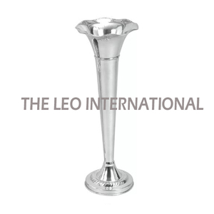 Juego de 3 Jarrones de Flores de Hierro Costero Plateados, de Aluminio Pulido Brillante de Excelente Calidad, con Forma Única - Product Image 5