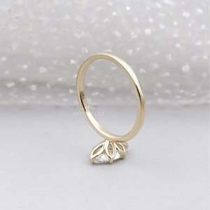 Anillo de Compromiso Solitario Marquise con Diamante Cultivado en Laboratorio Certificado por IGI, Engaste de 6 Puntas - Product Image 4