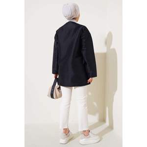 Kimono matelassé à cravate latérale noire pour femmes Ensembles pour femmes - Product Image 3