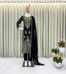 Meilleur haut en fausse georgette de créateur avec paillettes brodées, associé à un pantalon assorti et à Dupatta pour un look ethnique tendance - Product Image 5