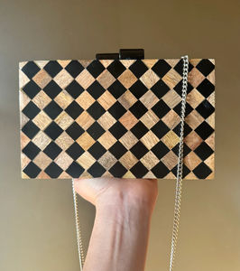 Bolso de Mano Artesanal de Resina y Madera, Elegante Cartera para Mujer con Corte Láser y Pintado a Mano, con Cierre Magnético - Product Image 1