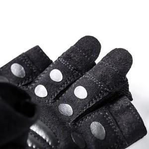 Gants d'entraînement respirants de qualité supérieure pour hommes et femmes, demi-doigts, avec support de poignet pour la musculation, la gym, l'exercice et l'entraînement physique - Product Image 2