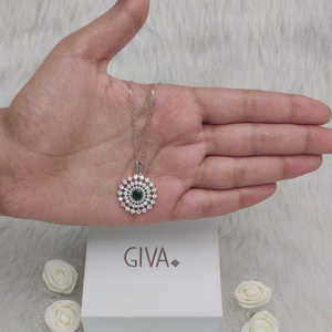 Colgante de plata de circón Esmeralda Sunshine, joyería de perlas chapadas en rodio de estilo religioso con patrón de flores para regalo - Product Image 5