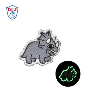Patch de broderie Applique Glow in the Dark brodé I love dinosaure Kid patch - Product Image 3