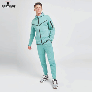 Nuevo estilo Venta caliente Impresión de alta calidad Hombres personalizados Entrenamiento Contraste Color Chándal en diferentes estilos Hecho en Pakistán - Product Image 2