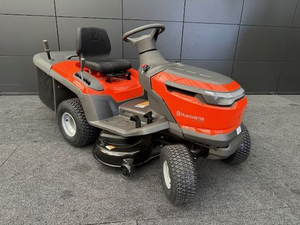 Tondeuse autoportée électrique Husqvarna TC100i 95 cm avec chargeur et bac de ramassage pour la vente - Product Image 3