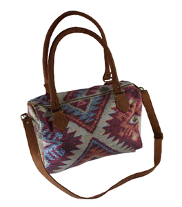 Alfombra tejida de algodón polivinílico cuidadosamente cosida con diseño Kelim / Dhurry impreso digitalmente con monedero fino de cuero genuino para mujer - Product Image 2