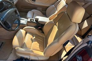 BMW 325i Convertible de 1995, Usado, Sin Reserva, Motor de 6 Cilindros, Color Rojo Calypso Metalizado, Sin Modificaciones - Product Image 5