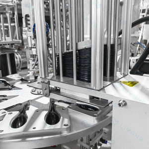 <span class=keywords><strong>Machine</strong></span> de remplissage rotative multifonctionnelle entièrement automatique pour liquides et miel, avec scellage sous film, idéale pour les petites entreprises - Product Image 5