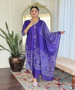 Ventes en gros de robes de soirée en coton et soie brodées pour femmes, haut, bas, dupatta, décontractées, sexy, grandes tailles, ensemble trois pièces, mode - Product Image 1
