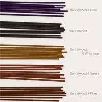 Assortiment de bâtonnets d'encens au bois de santal : 5 variétés (Bois de santal, Rose, Sauge blanche, Sakura, Bois de santal d'Awaji, Île d'Awaji, Japon)