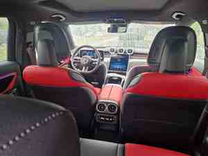 Mercedes GLC 300 4MATIC d'occasion à faible kilométrage - Product Image 2