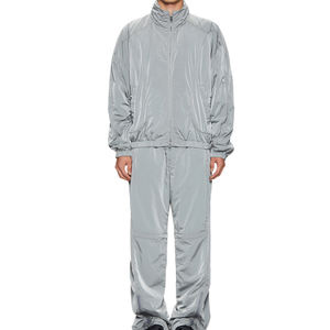 Conjunto Deportivo de Dos Piezas Impermeable de Nailon Cortavientos Personalizado para Hombre, de Alta Calidad, con Nuevo Diseño Informal para Invierno - Product Image 1