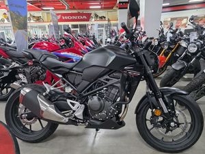Nouvelle moto standard CB300R 2026 - Product Image 3