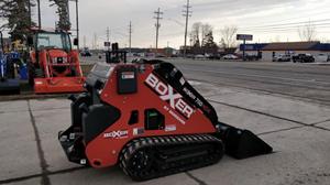 Mini chargeuse compacte Boxer 700HDX de type chenille avec chargeur frontal et tracteur Caractéristiques du moteur et composants du noyau du moteur - Product Image 5