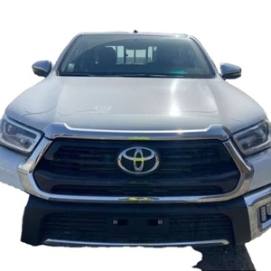 Hilux 2023-2024 4X4 Gasolina, Transmisión Automática, Asientos de Cuero, Volante a la Izquierda, Techo Panorámico, Portaequipajes de Aluminio, Usado - Product Image 1
