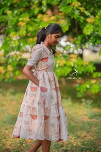 Vestido de una pieza para mujer Georgette con estampado digital de diseñador, Salwar de seda de manga elegante estilo indio para fiestas de boda para adultos - Product Image 3