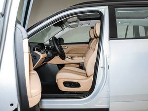 รถยนต์ไฟฟ้า AION I60 แบบแฮทช์แบ็ก ระยะทางวิ่ง 501-600 กม. มอเตอร์ 100-150 กิโลวัตต์ ไฟหน้า LED และหน้าจอสัมผัส - Product Image 2