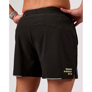 Short de course Pace 5 Lined - Game Plan Noir 2-en-1 style Bermuda avec taille élastique pour la gym et le golf - Product Image 3