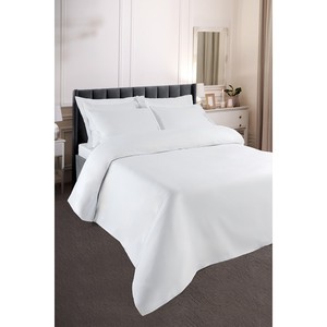 Parure de lit hôtelière en coton et polyester 63 fils, série Gaia, avec housse de couette brodée et drap-housse - Product Image 1