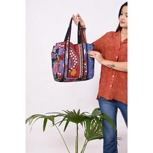 กระเป๋า Kantha สไตล์ Boho วินเทจของผู้หญิงกระเป๋าโท้ททำด้วยมือที่ทนทานพร้อมที่จับสองอันเปิดปิดเพื่อการช้อปปิ้งหรือพกพา - Product Image 3