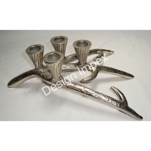 Candelabro de 4 pilares estilo asta de ciervo, artesanía de metal, aluminio fundido, portavelas decorativo de mesa, artículos de decoración navideña para el hogar - Product Image 1