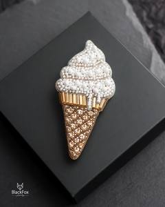 Broches con cuentas Broche de diseñador hecho a mano. Accesorios de alta calidad. Broche de diseño único. El mejor regalo para baby shower. - Product Image 3