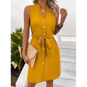 Robe courte Aerobin sans manches à col en V et boutonnée sur le devant avec ceinture pour femme, 35283 - Moutarde - Product Image 1