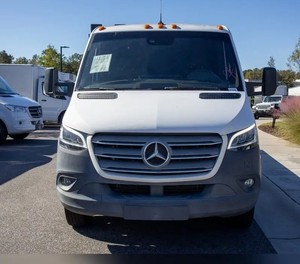 รถบรรทุก Mercedes Benz Sprinter Cab Chassis ปี 2024 คุณภาพเยี่ยม เครื่องยนต์เทอร์โบดีเซล เกียร์อัตโนมัติ เบาะหนัง ภายในสีเข้ม พร้อมส่ง - Product Image 3