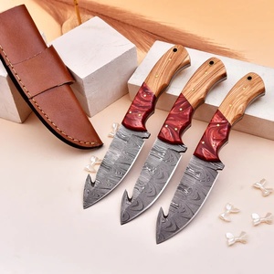 Cuchillo de Caza y Camping de Acero de Damasco Hecho a Mano |   Cuchillo Skinner de Hoja Fija Personalizado con Mango de Madera y Funda de Cuero OEM - Product Image 2