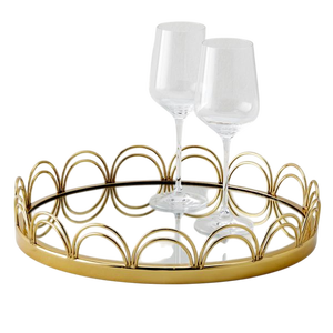 Plateau de service en métal doré avec base en verre Plat de service en métal durable au design unique - Product Image 1