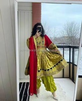 Haute qualité afghan Kuchi robes en gros vêtements ethniques traditionnels à la main Tribal Kuchi robe pour les femmes 2025