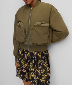 Chaqueta acolchada brillante 100% nailon para mujer, con logotipo personalizado impreso en DTF, estilo urbano, cómoda chaqueta acolchada para damas - Product Image 3