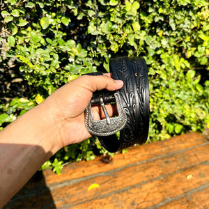 เข็มขัดหนังวัวแท้ลายดอกไม้ งานฝีมือสุดหรูหรา ตกแต่งด้วยโลหะผสมสังกะสี หัวเข็มขัดแบบตะวันตก ขนาด 40 มม. R M INTERNATION - Product Image 4