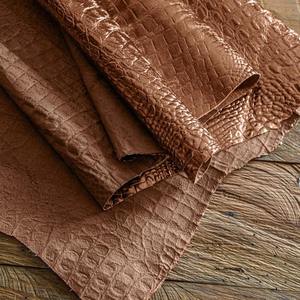 Cuero de Búfalo en relieve de cocodrilo metálico de 8 a 22 pies cuadrados disponible para pedido. - Product Image 2