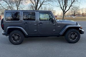 Jeep Wrangler Unlimited Sahara 4x4 2016 Usado, Edición 75 Aniversario, Transmisión Manual de 6 Velocidades, Motor V6, Mayormente Sin Modificar - Product Image 2