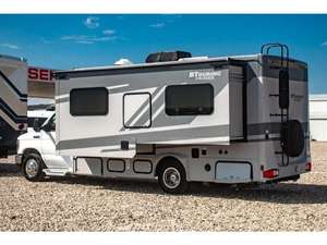 Autocaravana Usada de Buena Calidad a Precio Económico, Gulf Stream RV B Touring Cruiser 5245B 2024, Casa Rodante Clase C de Aluminio, Acero y Plástico para 4-6 Personas - Product Image 3